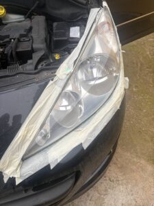 Une rénovation phares voiture réussie